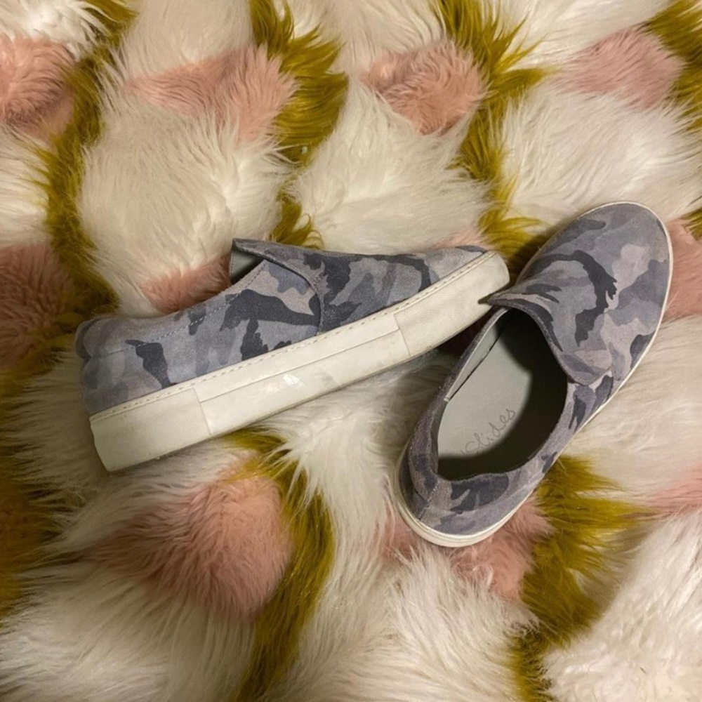 J Slide shoes